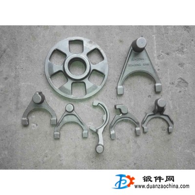 汽車變速箱鍛件，農(nóng)業(yè)機(jī)械撥叉鍛件，齊靈鍛造