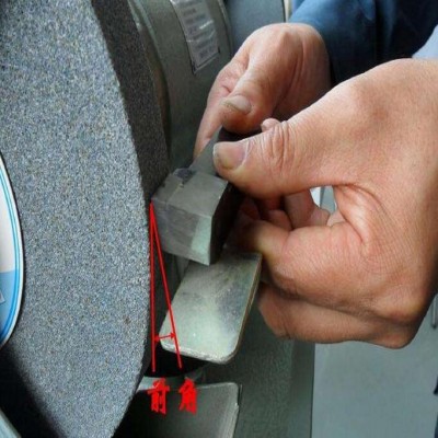鍛件機(jī)械加工中車刀刃磨介紹