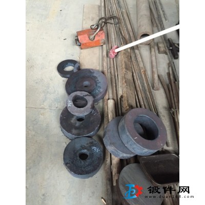 各種軸類，齒輪，法蘭，破碎機偏心軸，圓錐軸