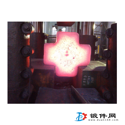 供應(yīng)十字架閥體