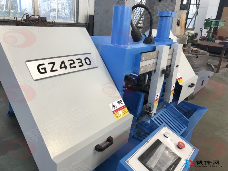 帶鋸床gz4230數控鋸床