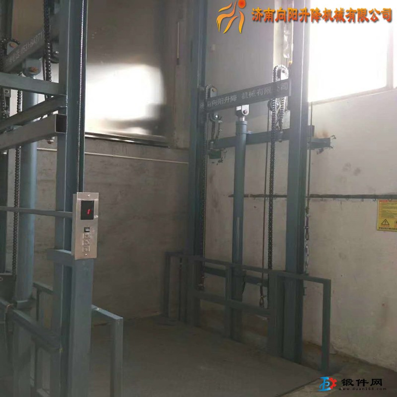 邯鄲導(dǎo)軌式升降機(jī)固定液壓升降平臺(tái)廠房專用貨物電梯