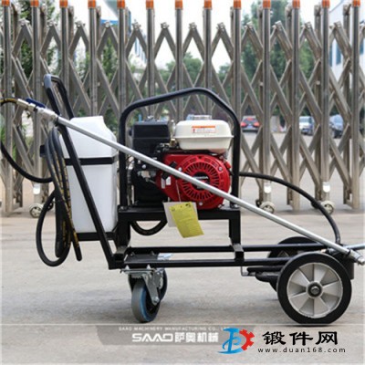 乳化瀝青灑布機(jī)路面翻新處理用的乳化瀝青灑布機(jī)